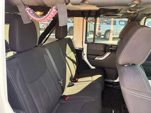 Used 2014 Jeep Wrangler Unlimited Sahara w/ Connectivity Group AWD/4WD image 24