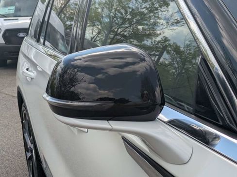 Certified 2025 Lincoln Aviator Reserve RWD image 14