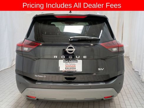 Certified 2023 Nissan Rogue SV w/ SV Premium B Package FWD image 4