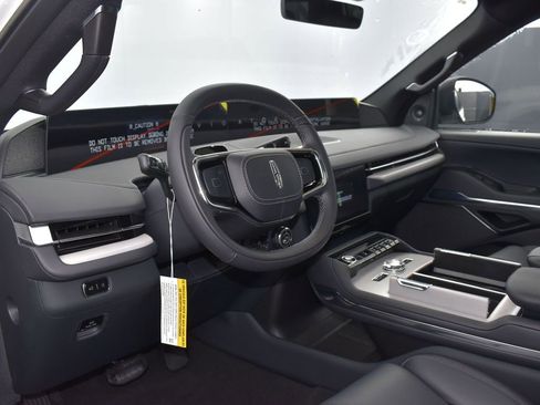 New 2025 Lincoln Navigator L Reserve w/ Jet Appearance Package image 8