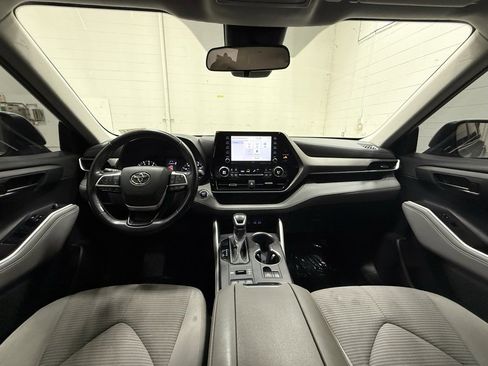 Used 2021 Toyota Highlander XSE image 13