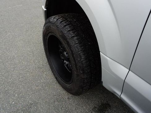 Used 2018 Ford F150 XLT w/ Equipment Group 302A Luxury image 7