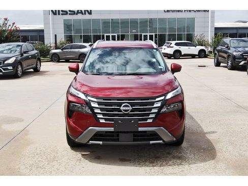 Used 2025 Nissan Rogue SL FWD image 8