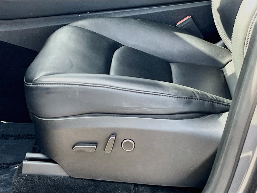 Used 2023 Tesla Model Y Long Range AWD/4WD image 18
