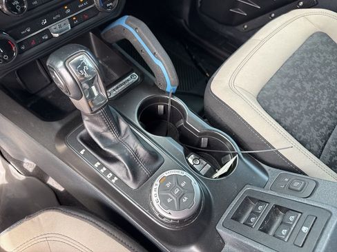 Used 2022 Ford Bronco Wildtrak image 28