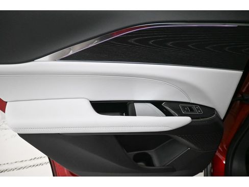 Certified 2024 Cadillac Lyriq Luxury AWD/4WD image 24