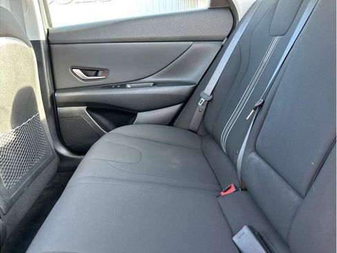 Used 2025 Hyundai Elantra SEL FWD image 15
