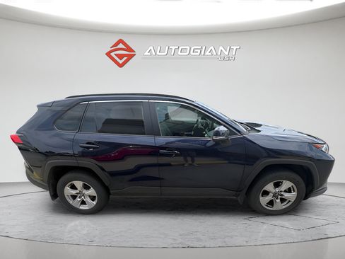 Used 2021 Toyota RAV4 XLE w/ Convenience Package AWD/4WD image 5