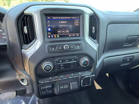 Used 2024 Chevrolet Silverado 1500 Custom Trail Boss w/ LPO, Dark Essentials Package AWD/4WD image 30