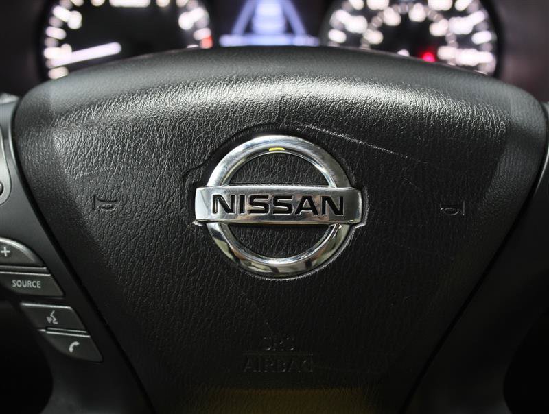 Used 2017 Nissan Pathfinder SV w/ SV Tech Package AWD/4WD image 12