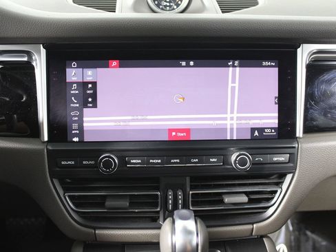 Used 2019 Porsche Macan AWD/4WD image 21