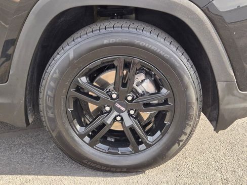 Used 2023 GMC Terrain AT4 w/ Infotainment Package II AWD/4WD image 9