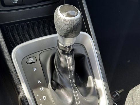 Used 2025 Hyundai Venue SE FWD image 29