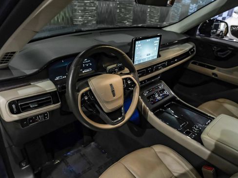 Used 2021 Lincoln Aviator Reserve w/ Elements Package Plus AWD/4WD image 3
