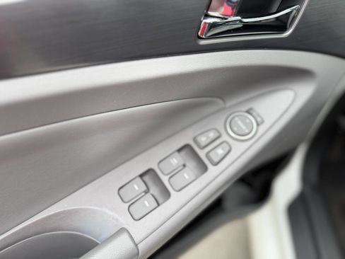 Used 2014 Hyundai Sonata Hybrid FWD image 10