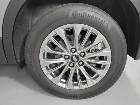 Used 2024 Cadillac XT4 Premium Luxury AWD/4WD image 11