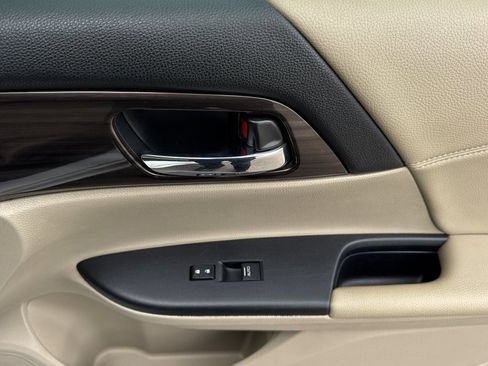 Used 2017 Honda Accord EX-L image 18