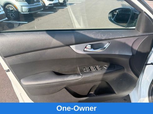 Used 2022 Kia Forte LXS FWD image 13