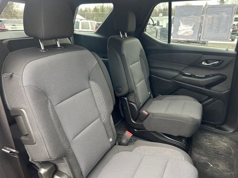 Used 2023 Chevrolet Traverse LT image 14