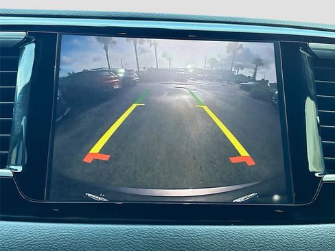 Used 2019 Chrysler Pacifica Touring Plus w/ S Appearance Package image 15