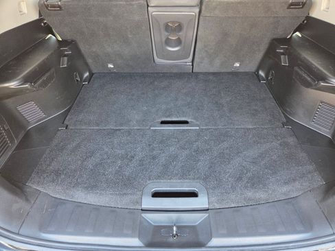 Used 2019 Nissan Rogue SV AWD/4WD image 17