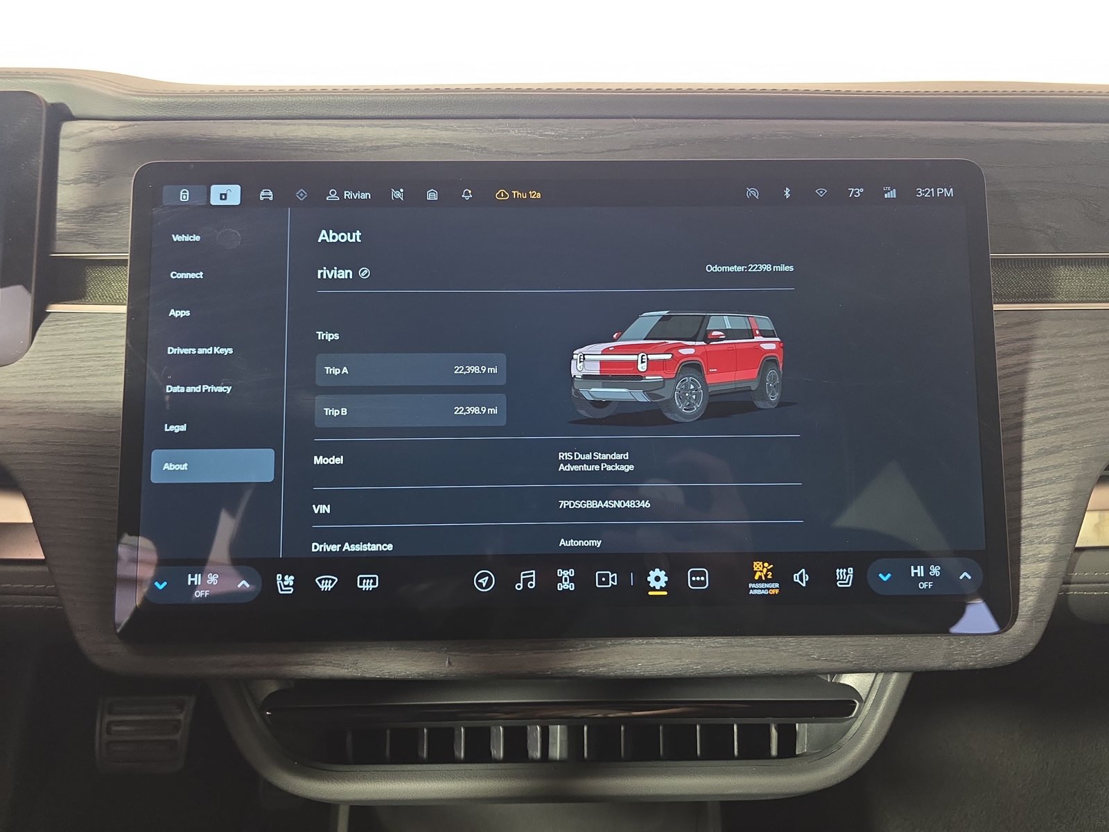 Used 2025 Rivian R1S Adventure Dual AWD/4WD image 29