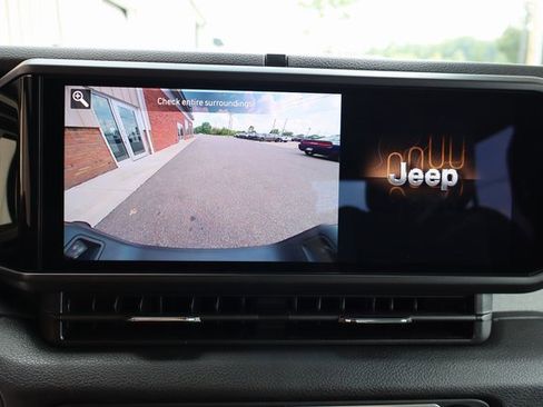 New 2025 Jeep Gladiator Sport image 21