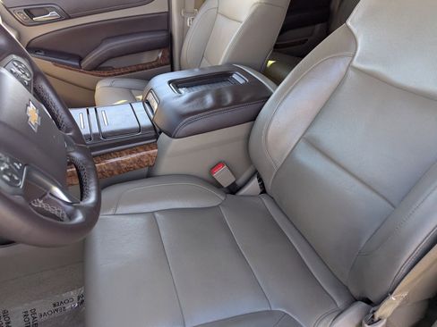 Used 2015 Chevrolet Suburban LTZ image 19