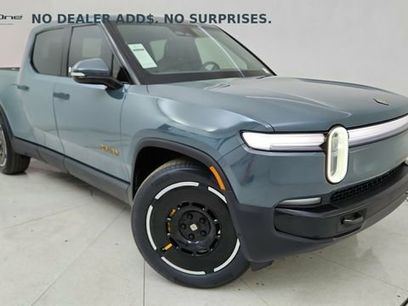 Used 2025 Rivian R1T Premium
