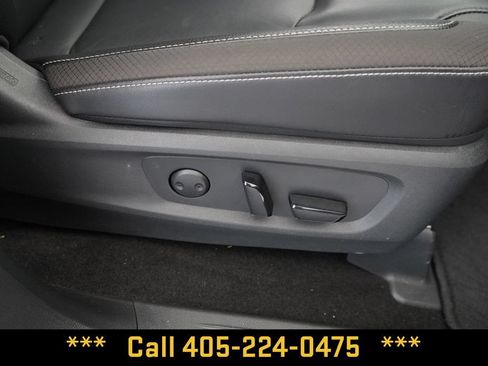 Used 2025 Nissan Pathfinder SL AWD/4WD image 21