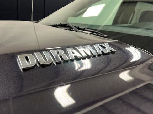 Used 2022 Chevrolet Silverado 1500 LT AWD/4WD image 41