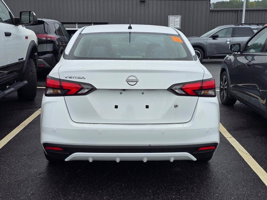 Used 2024 Nissan Versa S FWD image 11