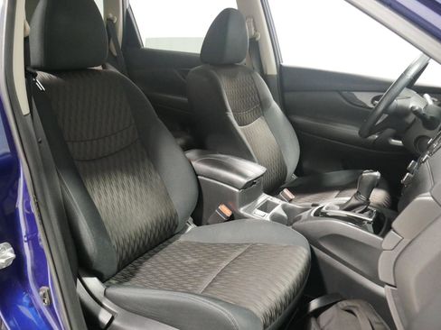 Used 2018 Nissan Rogue SV image 15