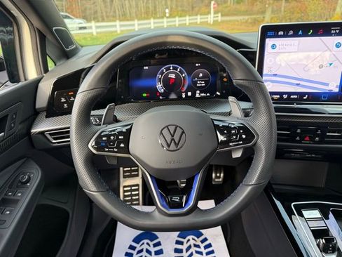 Used 2025 Volkswagen Golf R Black Edition image 18