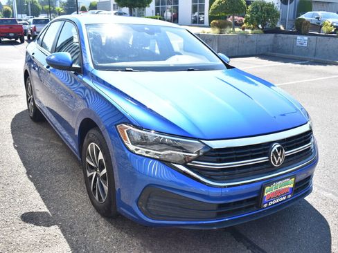 Used 2024 Volkswagen Jetta S FWD image 3
