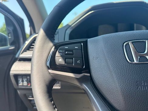 Used 2026 Honda Odyssey Elite image 9