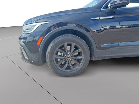 Used 2024 Volkswagen Tiguan SE image 9