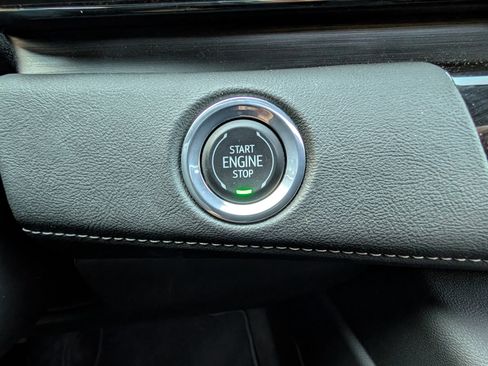 Used 2023 Cadillac Escalade Premium Luxury image 35