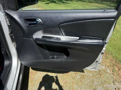 Used 2012 Dodge Journey SXT w/ Flexible Seating Group FWD image 36