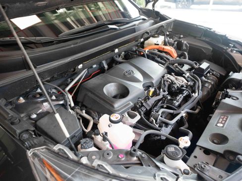 Used 2019 Toyota RAV4 XLE w/ Convenience Package AWD/4WD image 33