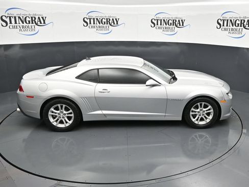 Used 2015 Chevrolet Camaro LT RWD image 25