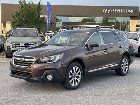 Used 2019 Subaru Outback 2.5i Touring w/ Popular Package #3A AWD/4WD image 26