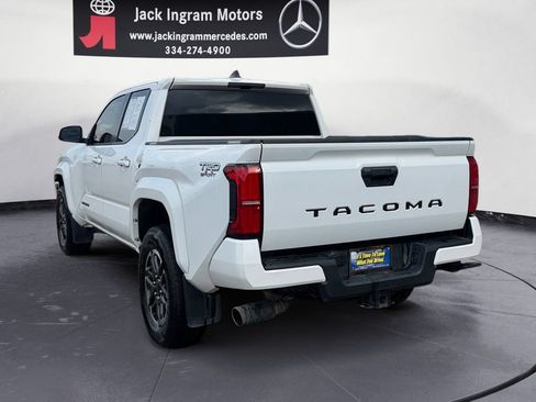 Used 2025 Toyota Tacoma TRD Sport AWD/4WD image 3