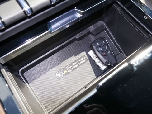 New 2026 GMC Yukon Denali Ultimate w/ LPO, Floor Liner Package AWD/4WD image 33