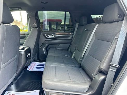Used 2023 GMC Yukon SLE AWD/4WD image 10