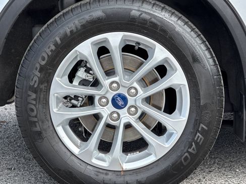 Used 2020 Ford Escape SE image 11