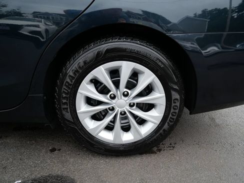 Used 2015 Toyota Camry LE FWD image 34
