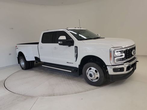 Used 2023 Ford F350 Lariat image 5