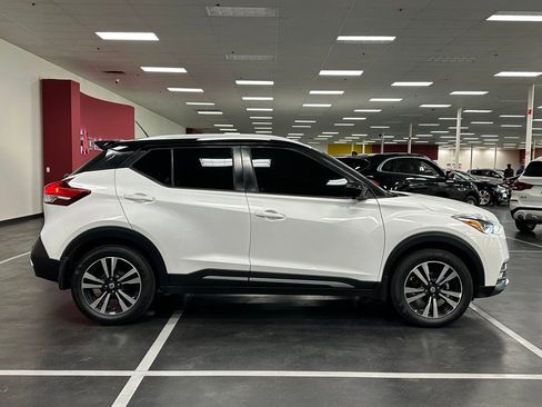 Used 2020 Nissan Kicks SR w/ SR Premium Package FWD image 8