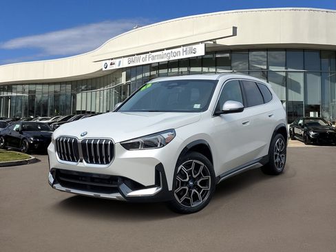 Used 2023 BMW X1 xDrive28i AWD/4WD image 1